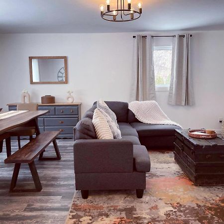 Private Cottage With Huge Private Dog Park! Barrys Bay Экстерьер фото