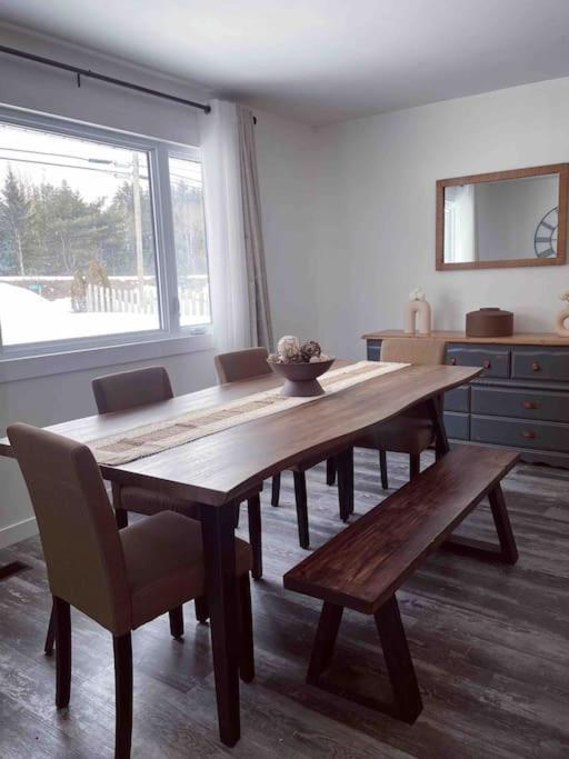 Private Cottage With Huge Private Dog Park! Barrys Bay Экстерьер фото