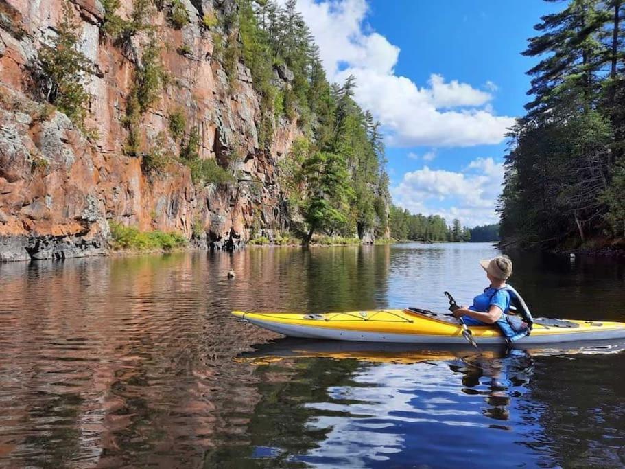 Private Cottage With Huge Private Dog Park! Barrys Bay Экстерьер фото